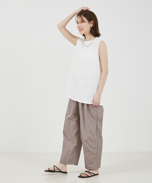 abahouse mavie（アバハウスマヴィ）の「バックスリットノースリ（Tシャツ/カットソー・レディース・ベージュ/ホワイト/ブラック/ネイビー・フリー）」の12枚目の写真