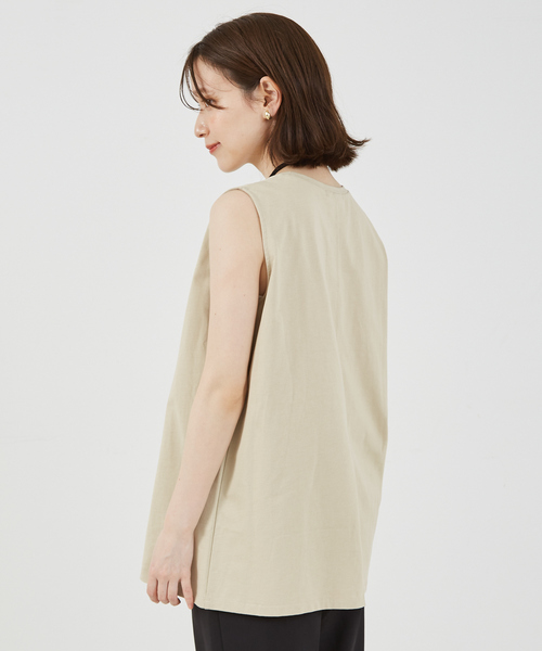 abahouse mavie（アバハウスマヴィ）の「バックスリットノースリ（Tシャツ/カットソー・レディース・ベージュ/ホワイト/ブラック/ネイビー・フリー）」の7枚目の写真