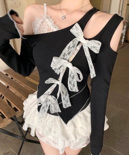 Achic(アシック)の「レースリボンアシメオープンショルダートップス(Tシャツ/カットソー・レディース・ブラック・M)」の7枚目の写真