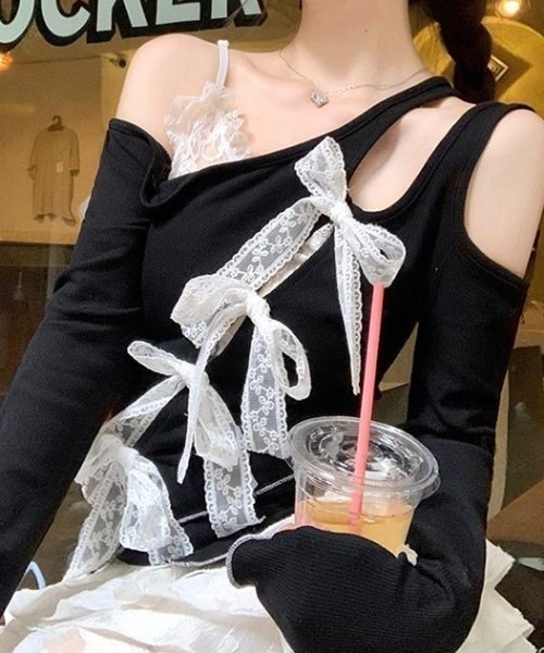 Achic(アシック)の「レースリボンアシメオープンショルダートップス(Tシャツ/カットソー・レディース・ブラック・M)」の10枚目の写真