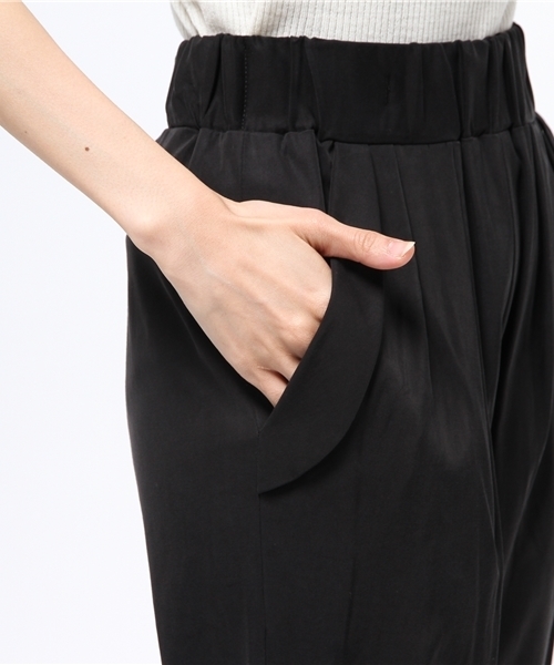 SHIPS for women（シップスフォーウィメン）の「タック9分丈パンツ 313140233（その他パンツ・レディース・ブラック/ベージュ/ネイビー・36/38）」の9枚目の写真