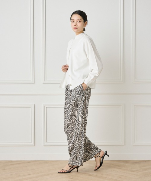 INED（イネド）の「1/28 Good Mood Vネックカーディガン（カーディガン/ボレロ・レディース・ネイビー/オフホワイト/カーキ/オレンジ・9号）」の6枚目の写真