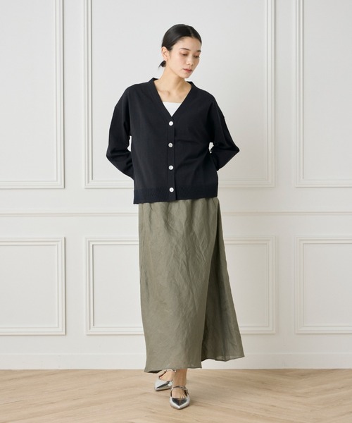 INED（イネド）の「1/28 Good Mood Vネックカーディガン（カーディガン/ボレロ・レディース・ネイビー/オフホワイト/カーキ/オレンジ・9号）」の10枚目の写真