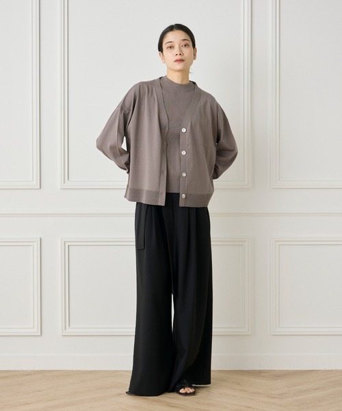 INED（イネド）の「1/28 Good Mood Vネックカーディガン（カーディガン/ボレロ・レディース・ネイビー/オフホワイト/カーキ/オレンジ・9号）」の12枚目の写真