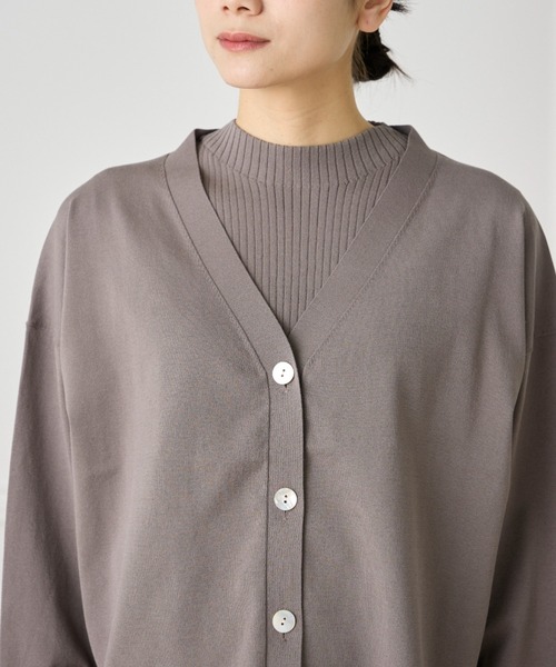 INED（イネド）の「1/28 Good Mood Vネックカーディガン（カーディガン/ボレロ・レディース・ネイビー/オフホワイト/カーキ/オレンジ・9号）」の18枚目の写真