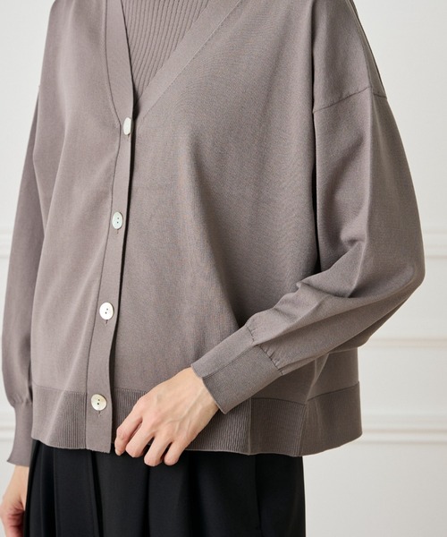 INED（イネド）の「1/28 Good Mood Vネックカーディガン（カーディガン/ボレロ・レディース・ネイビー/オフホワイト/カーキ/オレンジ・9号）」の19枚目の写真