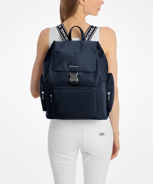 ※週末限定価格　MICHAEL KORS ネイビー リュック・バックパック セール】KHAI ナイロン カーゴ バックパック ラージ（バック