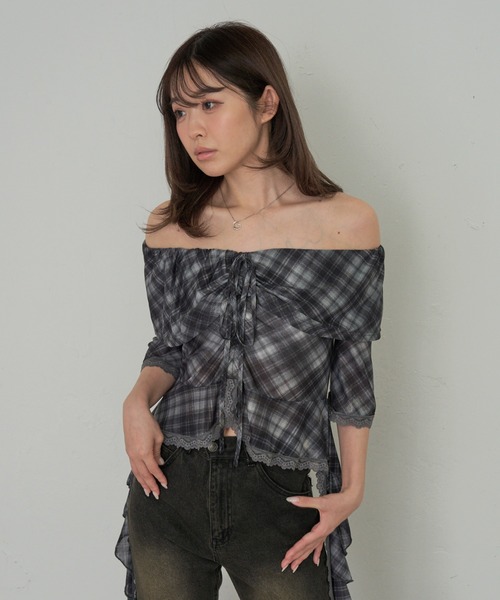 RAY CASSIN（レイカズン）の「【チェック/レース】5分袖チュールプリントオフショルブラウス（シャツ/ブラウス・レディース・ベージュ系その他2/ブラック系その他2/ブルー系その他2/ブラック/ベージュ・FREE）」の6枚目の写真