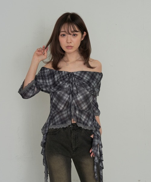 RAY CASSIN（レイカズン）の「【チェック/レース】5分袖チュールプリントオフショルブラウス（シャツ/ブラウス・レディース・ベージュ系その他2/ブラック系その他2/ブルー系その他2/ブラック/ベージュ・FREE）」の10枚目の写真