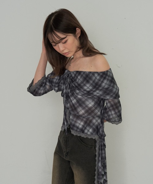 RAY CASSIN（レイカズン）の「【チェック/レース】5分袖チュールプリントオフショルブラウス（シャツ/ブラウス・レディース・ベージュ系その他2/ブラック系その他2/ブルー系その他2/ブラック/ベージュ・FREE）」の11枚目の写真