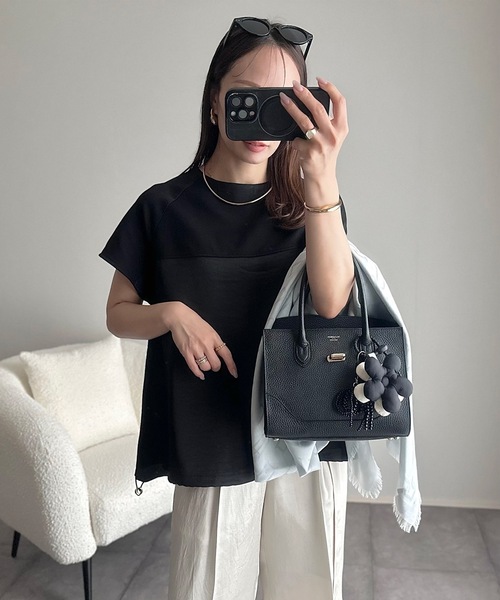 Emma Taylor（エマテイラー）の「ライトダンボールサテンドッキングショートスリーブプルオーバー（Tシャツ/カットソー・レディース・ベージュ/ホワイト/ブラック・FREE）」の10枚目の写真