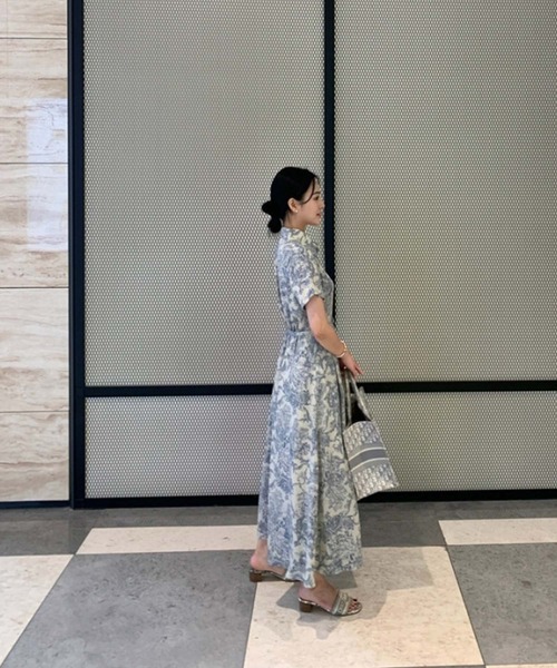 Doula Doula(ドゥーラドゥーラ)の「トワルドジュイ風ベルト付きシャツワンピース(ワンピース・レディース・ブラック/ブルー・FREE)」の19枚目の写真
