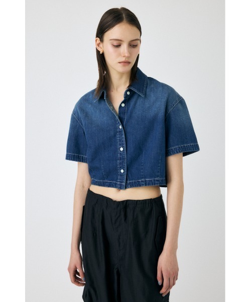 MOUSSY(マウジー)の「【セットアップ対応】DENIM CROP シャツ(シャツ/ブラウス・レディース・ブルー/ワンウォッシュ・FREE)」の1枚目の写真