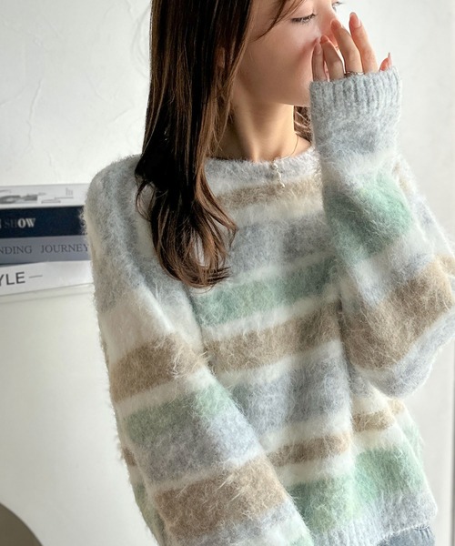 mily bilet(ミウィビレット)の「【mily bilet】カラフルミックスで視線釘付け。マルチボーダーシャギーニットプルオーバー(長袖)(ニット/セーター・レディース・アイボリー/ブルー/パープル・SMALL/MEDIUM/LARGE/X-LARGE)」の4枚目の写真