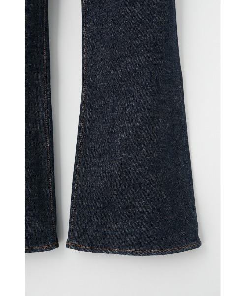 MOUSSY(マウジー)の「MVS FLARE(デニムパンツ・レディース・ブルー/ワンウォッシュ・24inch/25inch/26inch/27inch/28inch/22inch/23inch)」の12枚目の写真