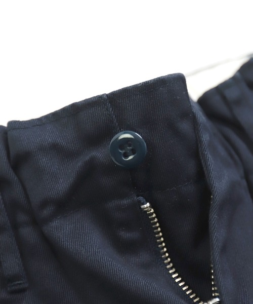 OMNIGOD（オムニゴッド）の「[OMNIGOD womens / オムニゴッド] 30/2ウエポン ルーズイージーチノトラウザー（チノパンツ・レディース・ベージュ/ネイビー・1/0）」の21枚目の写真