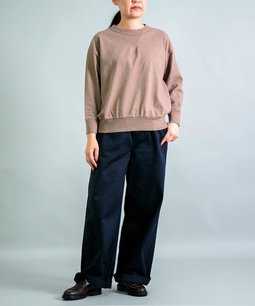 OMNIGOD（オムニゴッド）の「[OMNIGOD womens / オムニゴッド] 30/2ウエポン ルーズイージーチノトラウザー（チノパンツ・レディース・ベージュ/ネイビー・1/0）」の4枚目の写真