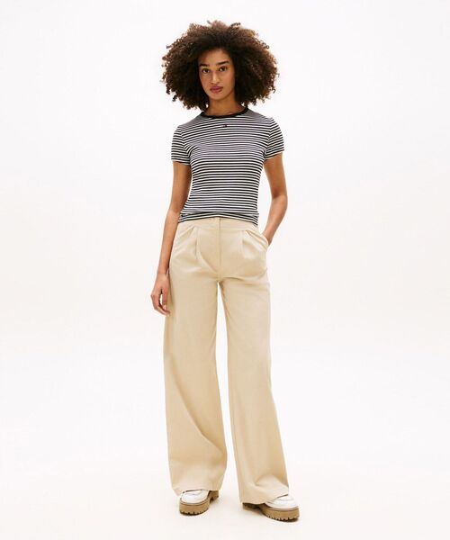 tommy jeans(トミー ジーンズ)の「スリムエッセンシャルリブショートスリーブTシャツ(Tシャツ/カットソー・レディース・マルチ/ブラック/レッド・MEDIUM/SMALL/LARGE/X-SMALL)」の5枚目の写真