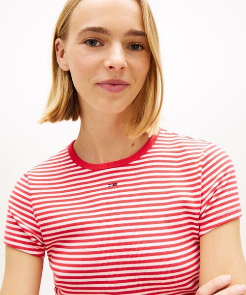 tommy jeans(トミー ジーンズ)の「スリムエッセンシャルリブショートスリーブTシャツ(Tシャツ/カットソー・レディース・マルチ/ブラック/レッド・MEDIUM/SMALL/LARGE/X-SMALL)」の9枚目の写真