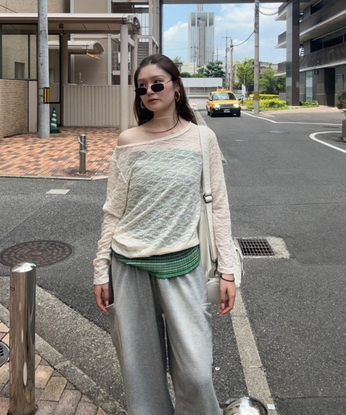 d.i.a/バストチェーンカットソー d.i.a/バストチェーンカットソー T-SHIRT WITH METALLIC THREAD
