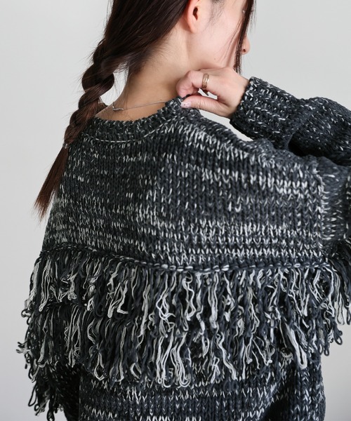 select MOCA（セレクトモカ）の「クルーネックミックスフリンジニットトップス（ニット/セーター・レディース・チャコールグレー/ブラウン/ライトグレー・FREE）」の12枚目の写真