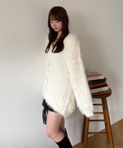 continuer de NICE CLAUP（コンティニューデナイスクラップ）の「フェザーBIGカーディガン（カーディガン/ボレロ・レディース・ベージュ/ピンク/オフホワイト/チャコールグレー・FREE）」の12枚目の写真