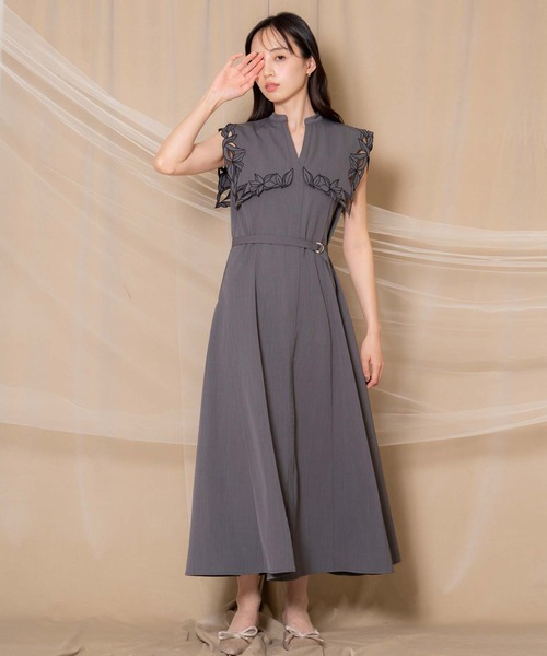 NOELA（ノエラ）の「【15周年】カットワークカラーワンピース（ワンピース・レディース・ラベンダー/チャコールグレー・M/S）」の16枚目の写真