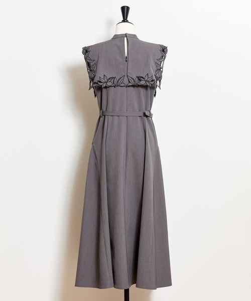 NOELA（ノエラ）の「【15周年】カットワークカラーワンピース（ワンピース・レディース・ラベンダー/チャコールグレー・M/S）」の5枚目の写真