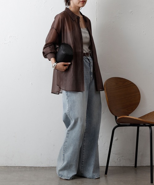 COLONY 2139（コロニートゥーワンスリーナイン）の「シアーオーバーシャツ（シャツ/ブラウス・レディース・ホワイト/ブラウン/ブラック/グレー・FREE）」の10枚目の写真