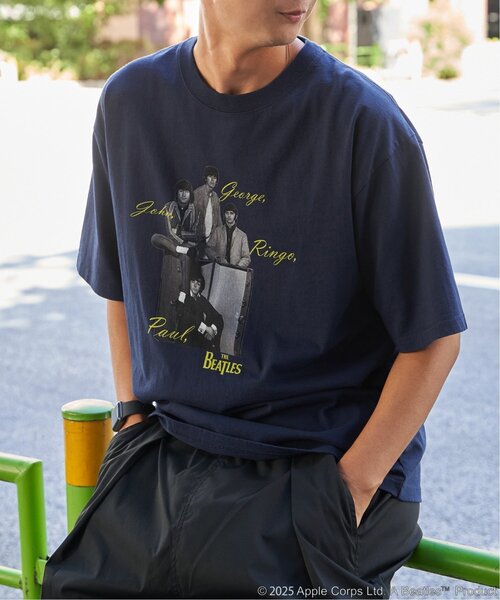 VENCEEXCHANGE(ヴァンスエクスチェンジ)の「THE BEATLES ザ ビートルズ Members sign Tシャツ(Tシャツ/カットソー・メンズ・オフホワイト/チャコール/ネイビー・M/L)」の7枚目の写真