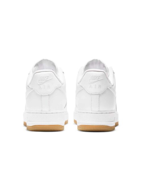 NIKE(ナイキ)の「ナイキ エア フォース 1 '07 メンズシューズ / Nike Air Force 1 '07 Men's Shoes DJ2739-100 White(スニーカー・メンズ・ホワイト・25.5/26/26.5/27/27.5/28/24.5/25/28.5/29/29.5/30/24)」の6枚目の写真
