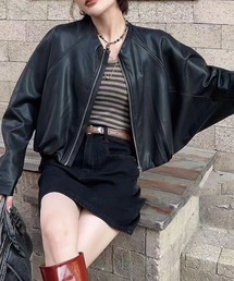 ADDITION STORE（アディションストア）の「(トレンドのショート丈、ワイドシルエット) 衿無し ワイドシルエット フェイク レザージャケット(女性らしいノーカラー、ドルマンスリーブデザイン) / No Collar Wide Silhouette Faux Leather Jacket（ライダースジャケット・レディース）」