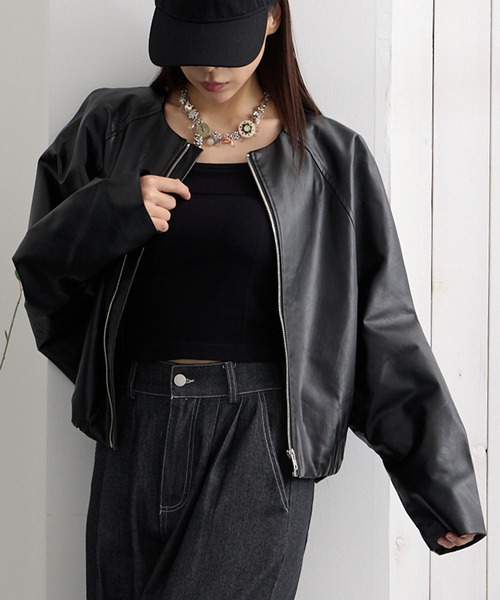 ADDITION STORE(アディションストア)の「(トレンドのショート丈、ワイドシルエット) 衿無し ワイドシルエット フェイク レザージャケット(女性らしいノーカラー、ドルマンスリーブデザイン) / No Collar Wide Silhouette Faux Leather Jacket(ライダースジャケット・レディース・ブラウン/ブラック・FREE)」の18枚目の写真