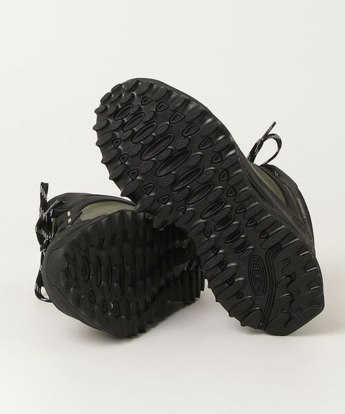 KEEN(キーン)の「ZIONIC MID WP / ザイオニック ミッド ウォータープルーフ / キッズ 防水ハイキングシューズ(その他シューズ・キッズ・ブラック系その他・20cm/21cm/22cm/22.5cm/23.5cm)」の3枚目の写真