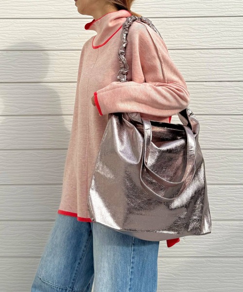 Q(キュー)の「メタリックシャーリングトート(トートバッグ・レディース・ピンクゴールド/シルバー・ONE SIZE)」の1枚目の写真