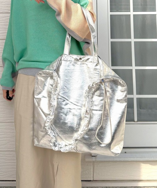 Q(キュー)の「メタリックシャーリングトート(トートバッグ・レディース・ピンクゴールド/シルバー・ONE SIZE)」の2枚目の写真