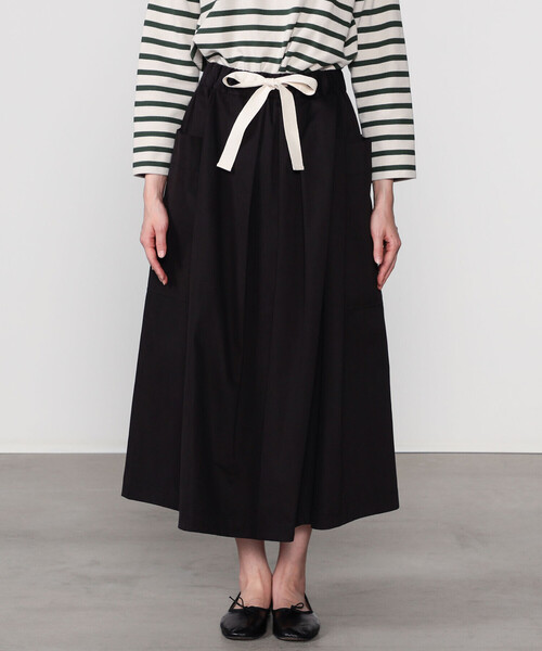 nicholson&nicholson（ニコルソンアンドニコルソン）の「nicholson & nicholson | 〈別注〉 コットン タックスカート WOMEN（スカート・レディース・ブラック/ダークブラウン・38）」の8枚目の写真