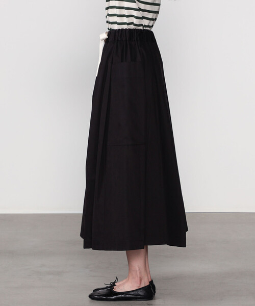 nicholson&nicholson（ニコルソンアンドニコルソン）の「nicholson & nicholson | 〈別注〉 コットン タックスカート WOMEN（スカート・レディース・ブラック/ダークブラウン・38）」の9枚目の写真