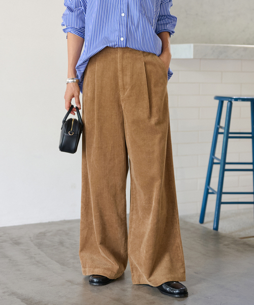 JOURNAL STANDARD relume(ジャーナルスタンダード レリューム)の「《追加 / 新色》ウォッシャブルコーデュロイタックワイドパンツ(その他パンツ・レディース・チャコールグレー/キャメル/ホワイト/サックスブルー・38/36/40)」の4枚目の写真