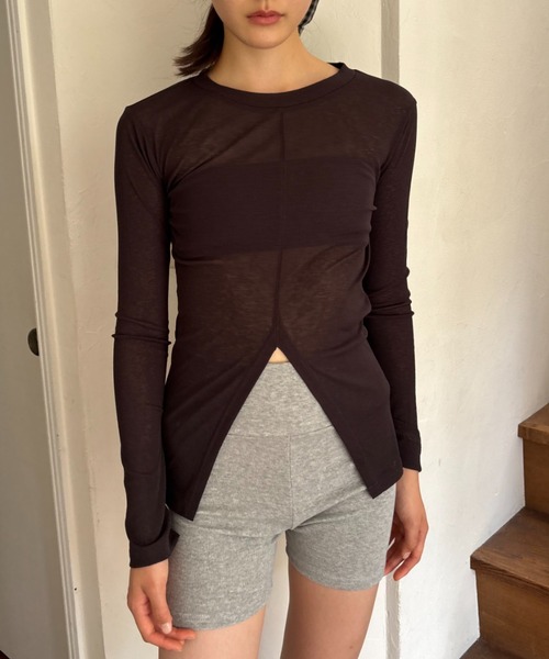 FUULLY STUDIO（フーリィーステューディオ）の「シアースリットロングスリーブトップス（Tシャツ/カットソー・レディース・ダークブラウン/ブラック/グレイッシュベージュ・FREE）」の2枚目の写真