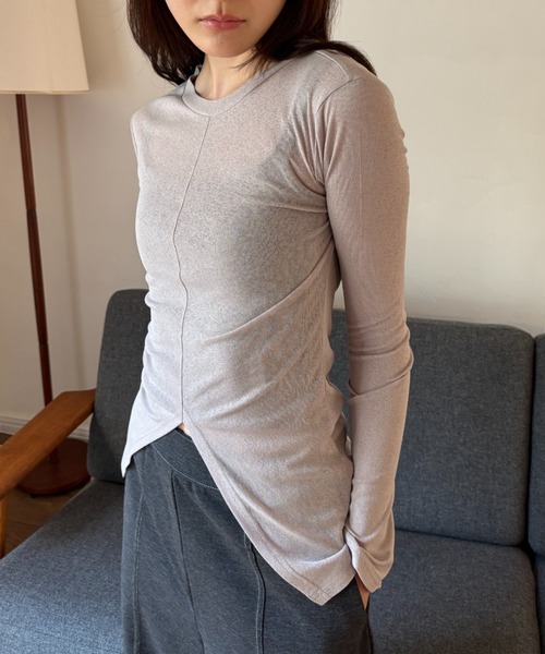 FUULLY STUDIO（フーリィーステューディオ）の「シアースリットロングスリーブトップス（Tシャツ/カットソー・レディース・ダークブラウン/ブラック/グレイッシュベージュ・FREE）」の11枚目の写真