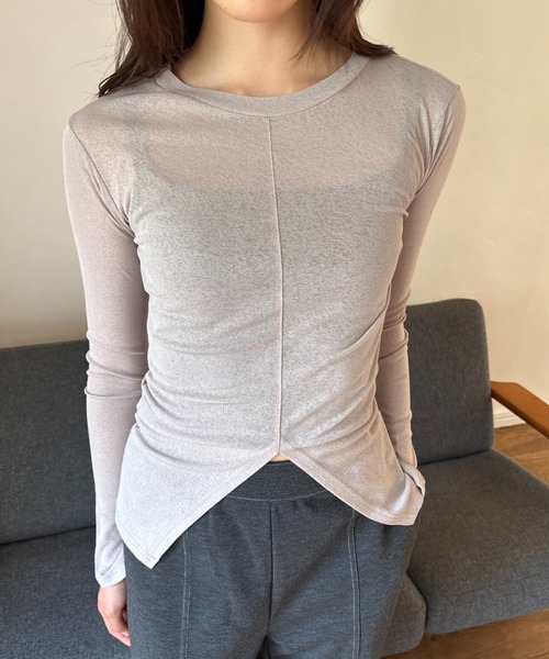 FUULLY STUDIO（フーリィーステューディオ）の「シアースリットロングスリーブトップス（Tシャツ/カットソー・レディース・ダークブラウン/ブラック/グレイッシュベージュ・FREE）」の14枚目の写真