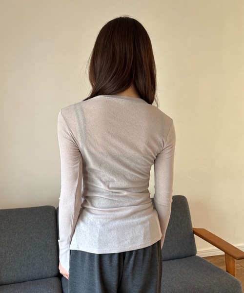 FUULLY STUDIO（フーリィーステューディオ）の「シアースリットロングスリーブトップス（Tシャツ/カットソー・レディース・ダークブラウン/ブラック/グレイッシュベージュ・FREE）」の13枚目の写真