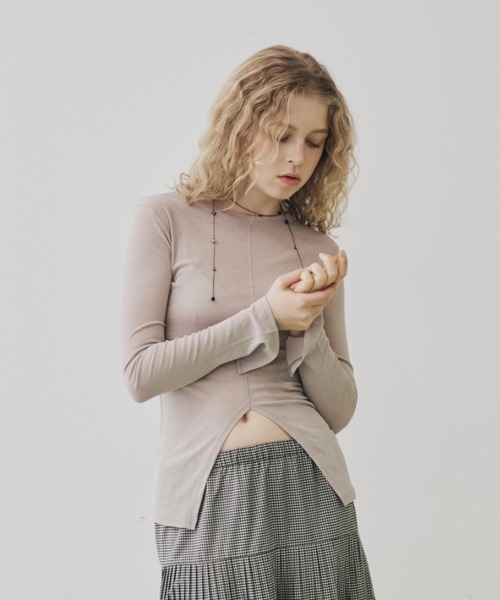 FUULLY STUDIO（フーリィーステューディオ）の「シアースリットロングスリーブトップス（Tシャツ/カットソー・レディース・ダークブラウン/ブラック/グレイッシュベージュ・FREE）」の17枚目の写真