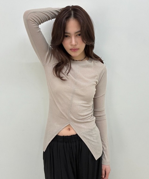 FUULLY STUDIO(フーリィーステューディオ)の「シアースリットロングスリーブトップス(Tシャツ/カットソー・レディース・ダークブラウン/ブラック/グレイッシュベージュ・FREE)」の19枚目の写真
