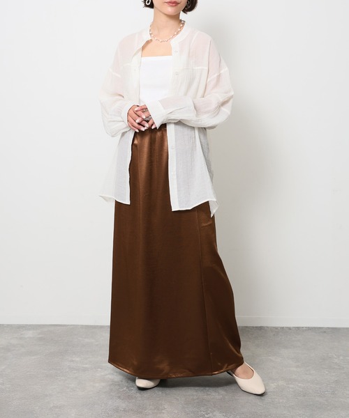 Floran（フローラン）の「サテン セミフレアスカート（スカート・レディース・ブラウン/ブラック/グレイッシュベージュ/アイボリー・FREE）」の11枚目の写真