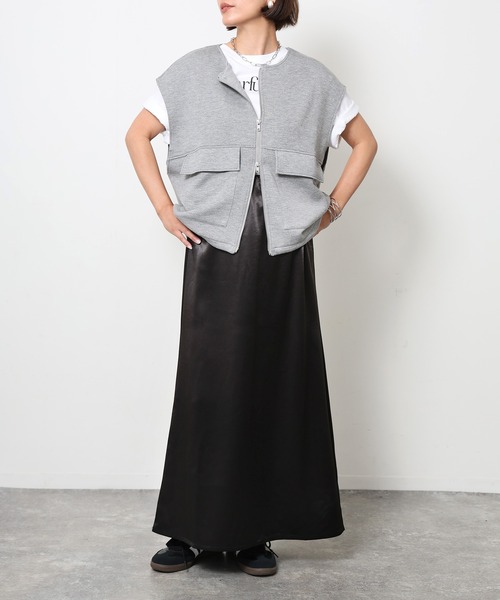 Floran（フローラン）の「サテン セミフレアスカート（スカート・レディース・ブラウン/ブラック/グレイッシュベージュ/アイボリー・FREE）」の8枚目の写真