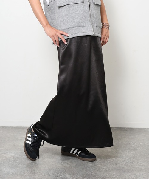 Floran（フローラン）の「サテン セミフレアスカート（スカート・レディース・ブラウン/ブラック/グレイッシュベージュ/アイボリー・FREE）」の22枚目の写真