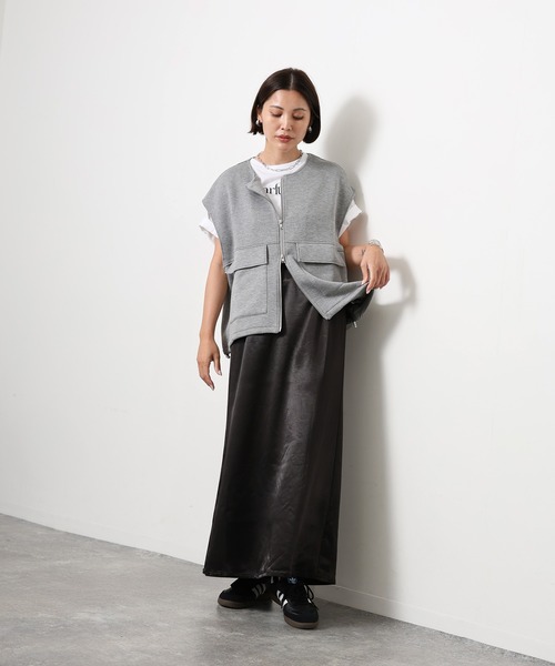 Floran（フローラン）の「サテン セミフレアスカート（スカート・レディース・ブラウン/ブラック/グレイッシュベージュ/アイボリー・FREE）」の10枚目の写真