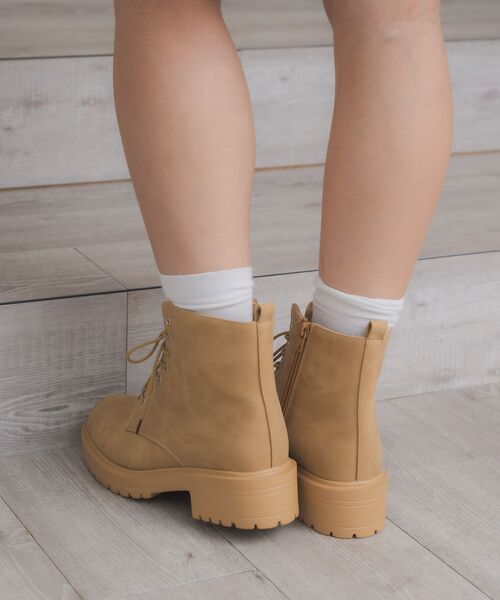 ems excite(エムズエキサイト)の「レースアップブーツ(ブーツ・レディース・ブラック/ブラウン/ベージュ・MEDIUM/LARGE)」の17枚目の写真